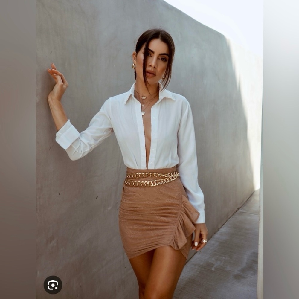 Camila Coelho lace mini skirt size medium